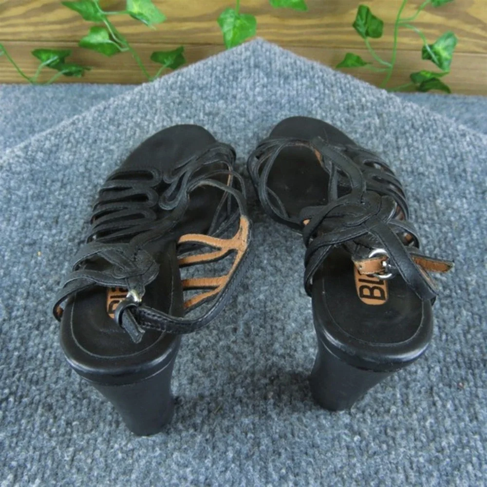 Blay Women's  Strappy Black Leather Size 36M Gently‎ Used 2025